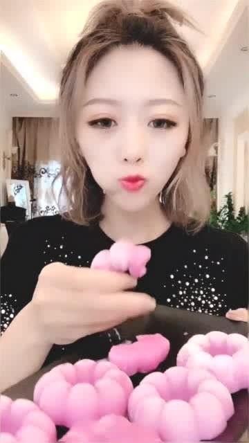 花瓣姐吃瓜