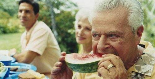 吃瓜引起什么病,小心患上“甜蜜病”