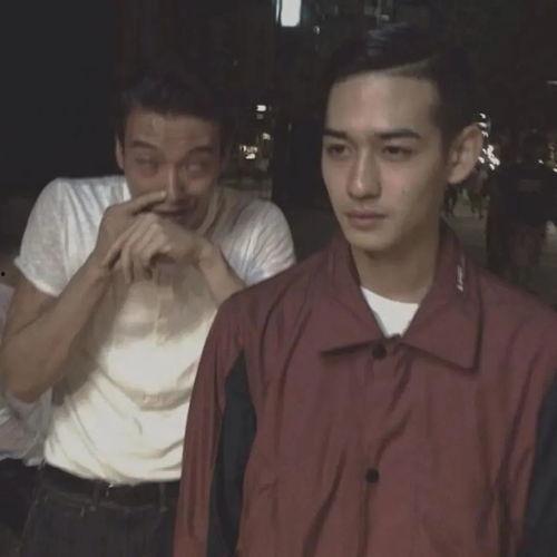 温婉吃瓜头像男,揭秘网络红人的魅力与争议