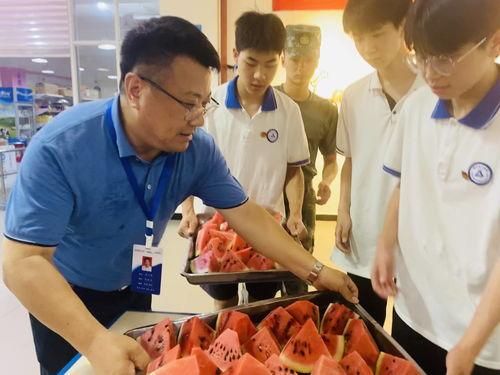 吃瓜 校长和学生,校长与学生之间的吃瓜大揭秘”