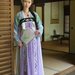 芥子记汉服吃瓜