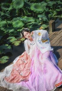 芥子记汉服吃瓜