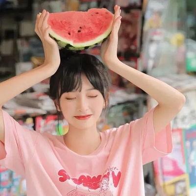 吃瓜激动的女生,揭秘吃瓜女生的狂热世界