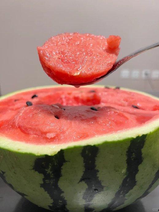 吃瓜吃到自己什么感觉,一场身份转变的奇妙旅程